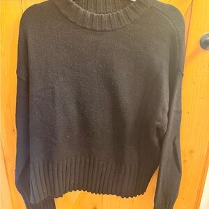GAP Black Crewneck Sweater